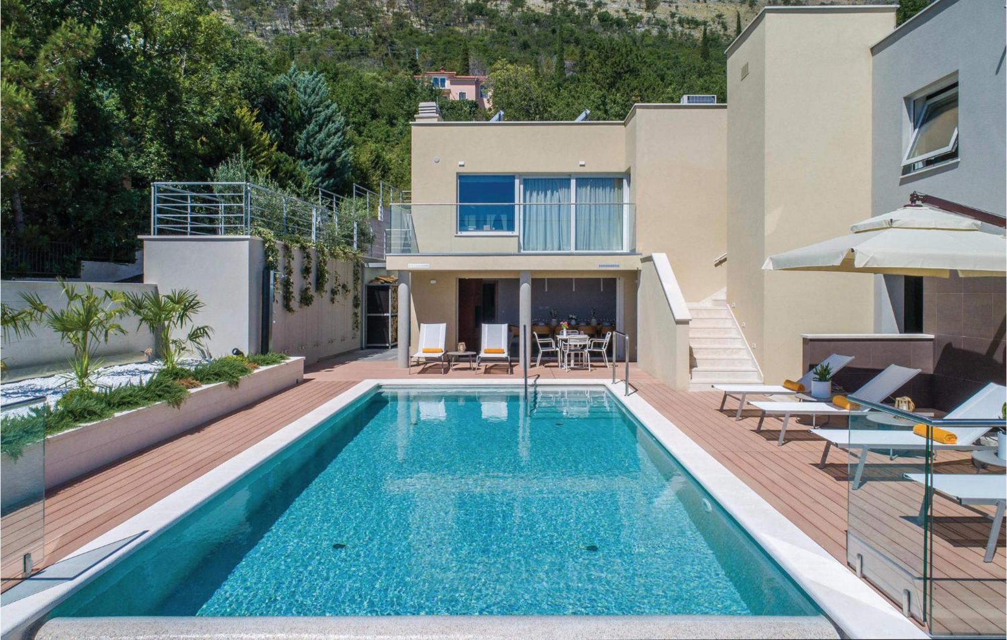 Nice Apartment In Plomin With Jacuzzi Exterior photo